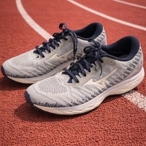 Mizuno Light Gray & Navy Knit Running Sneakers
